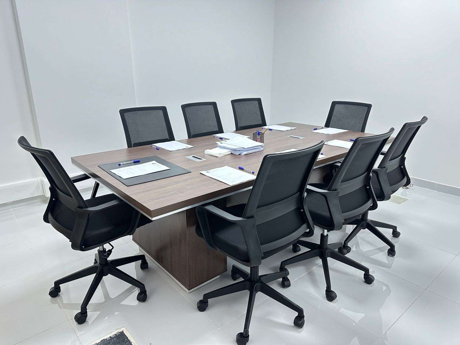 UAE6-office