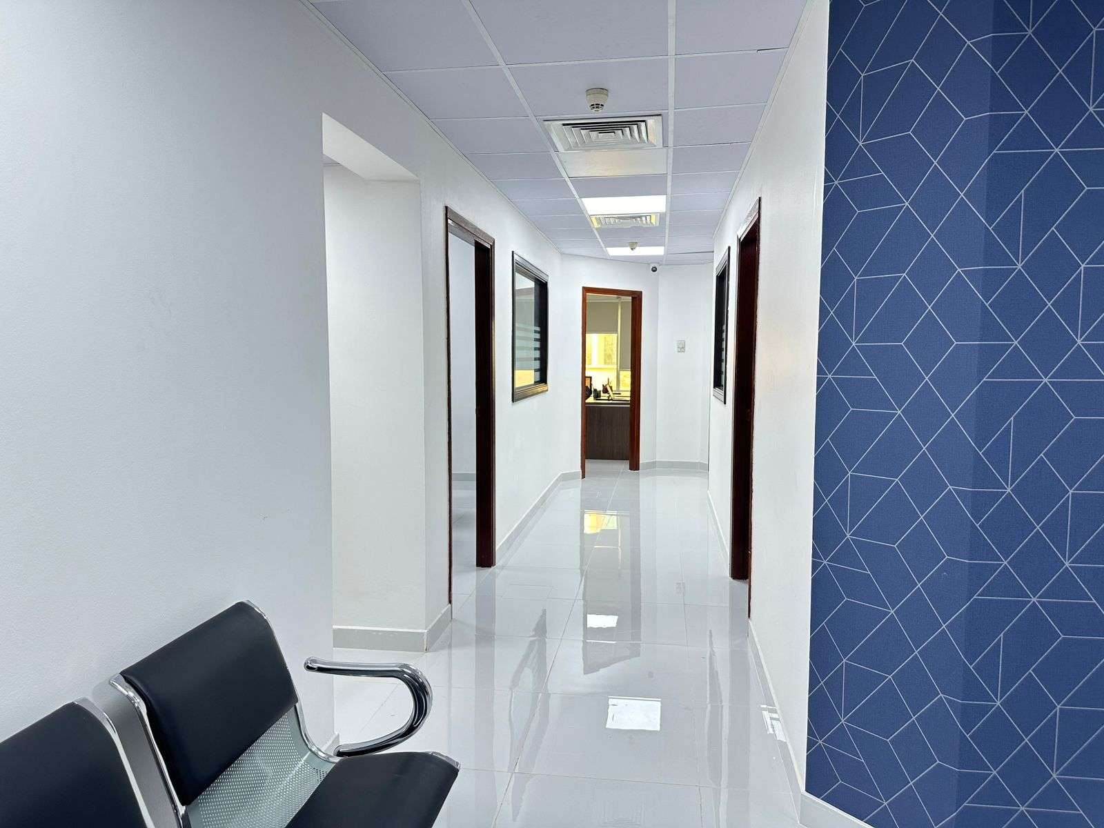 UAE8-office